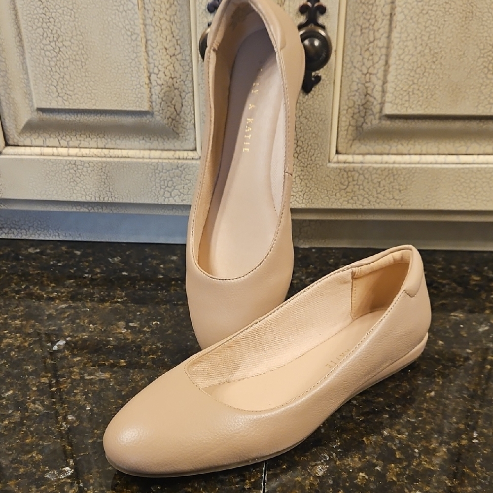 Elegant Beige Flats